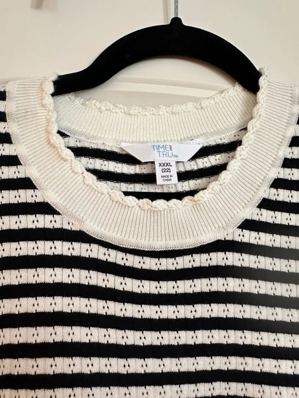 Time and Tru Striped Black and White Sweater size XXL runs smaller - Picture 3 of 5